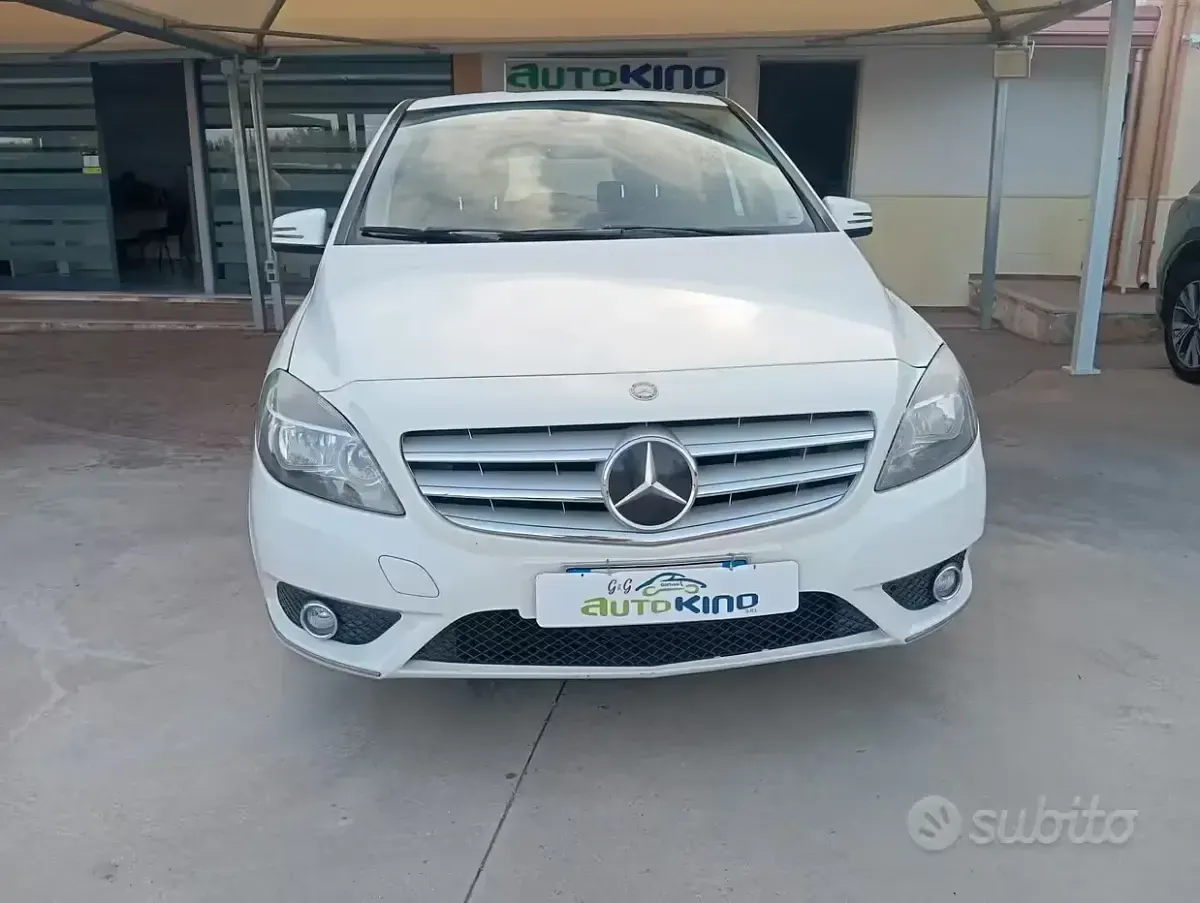 Usata Mercedes B200 Executive 136 CV (100 kW) 2012 Bianco Monovolume