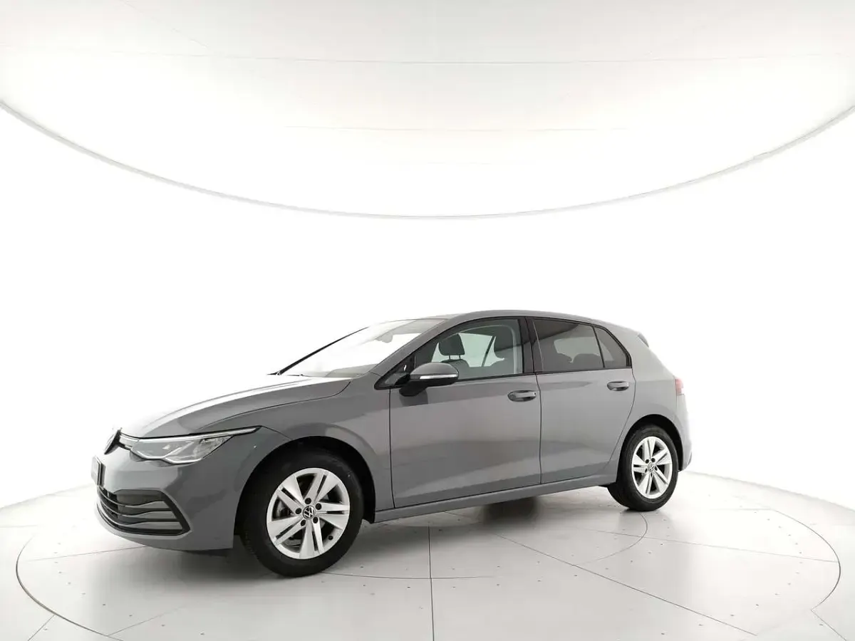 Usata VW Golf VIII Life 110 CV (80 kW) 2022 Moonstone grey Berlina
