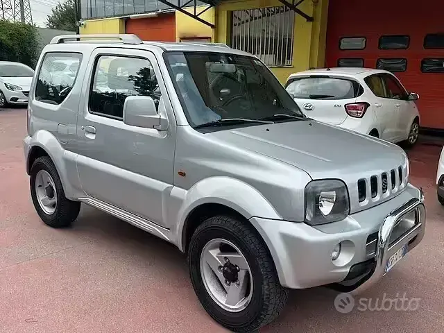 Usata Suzuki Jimny 82 CV (60 kW) 2004 Grigio SUV