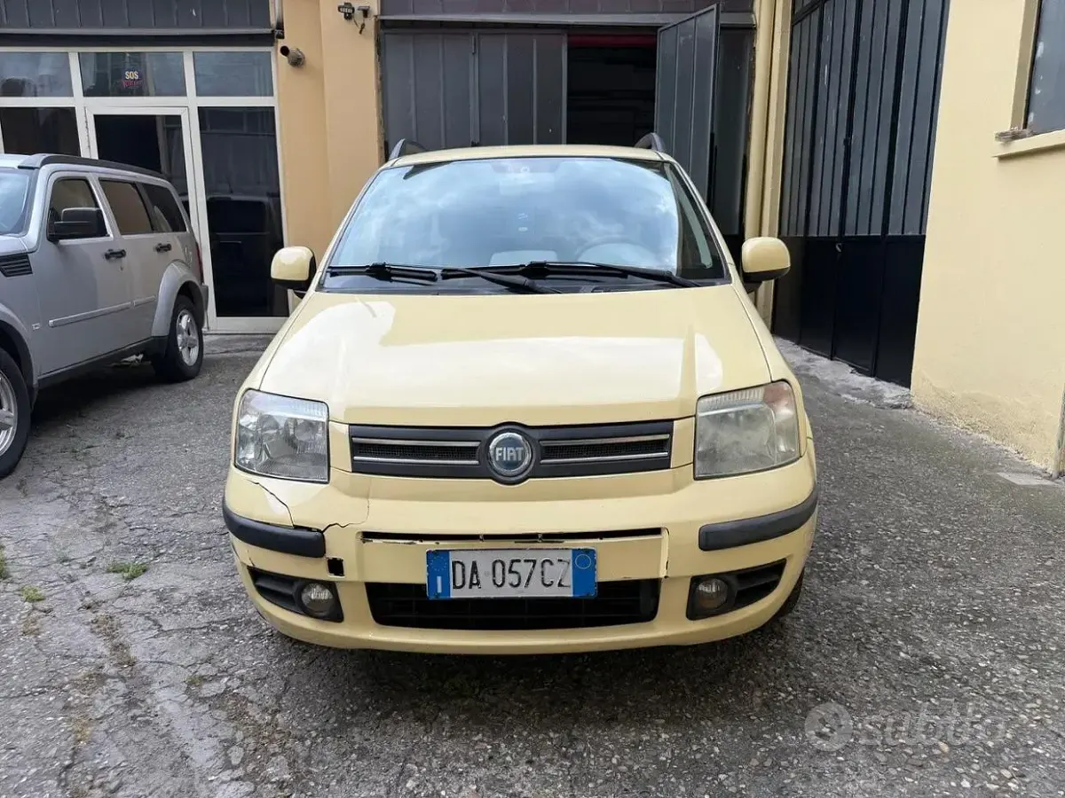 Usata Fiat Panda Emotion 70 CV (51 kW) 2006 Utilitaria