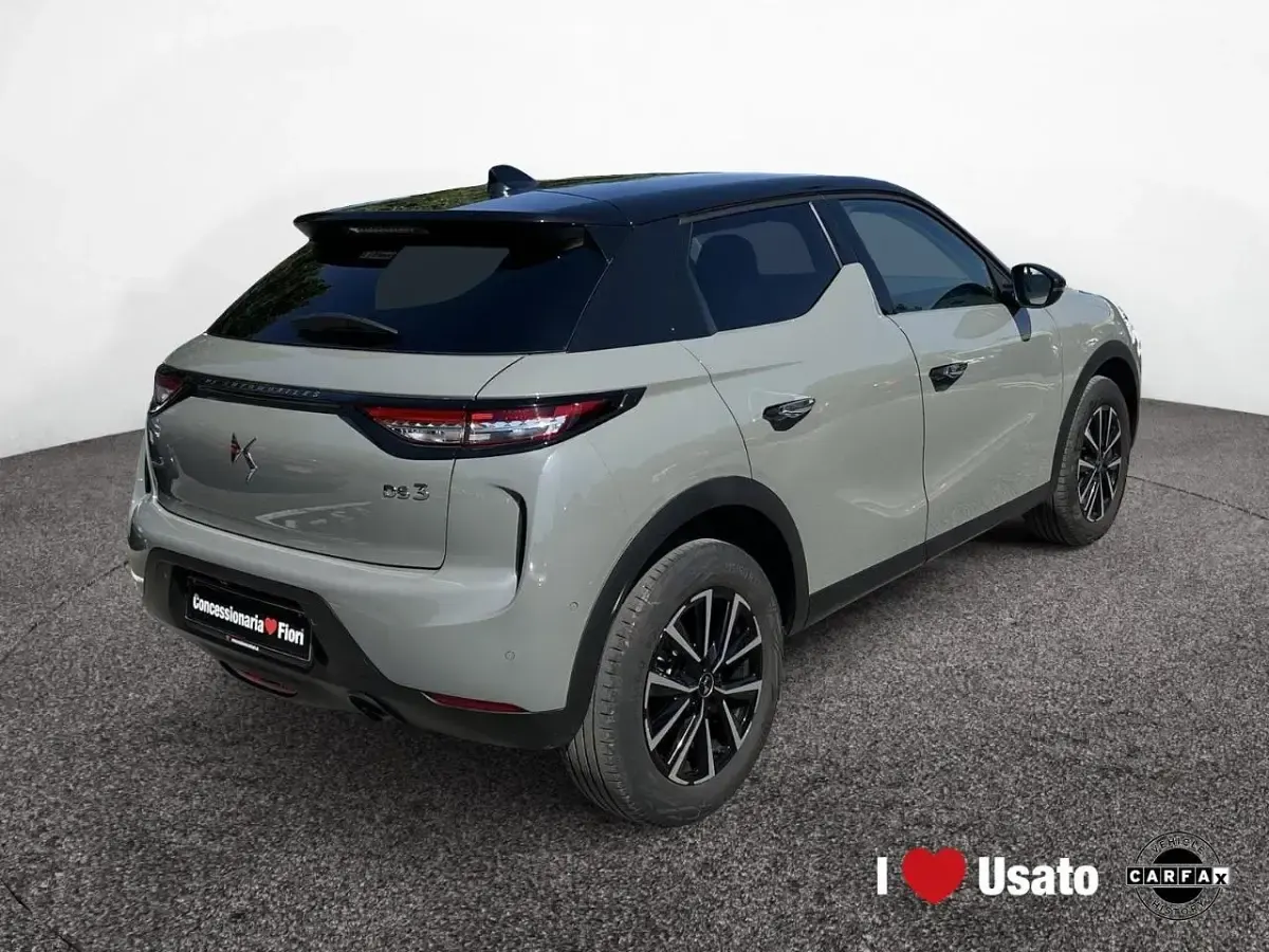 Usata DS Automobiles DS3 Bastille 100 CV (73 kW) 2024 Grigio Utilitaria