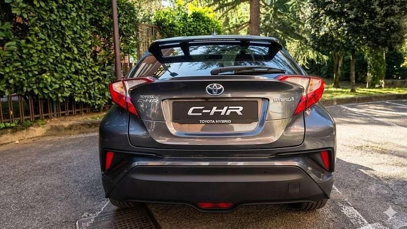 Usata Toyota C-HR Lounge 98 CV (72 kW) 2017 SUV