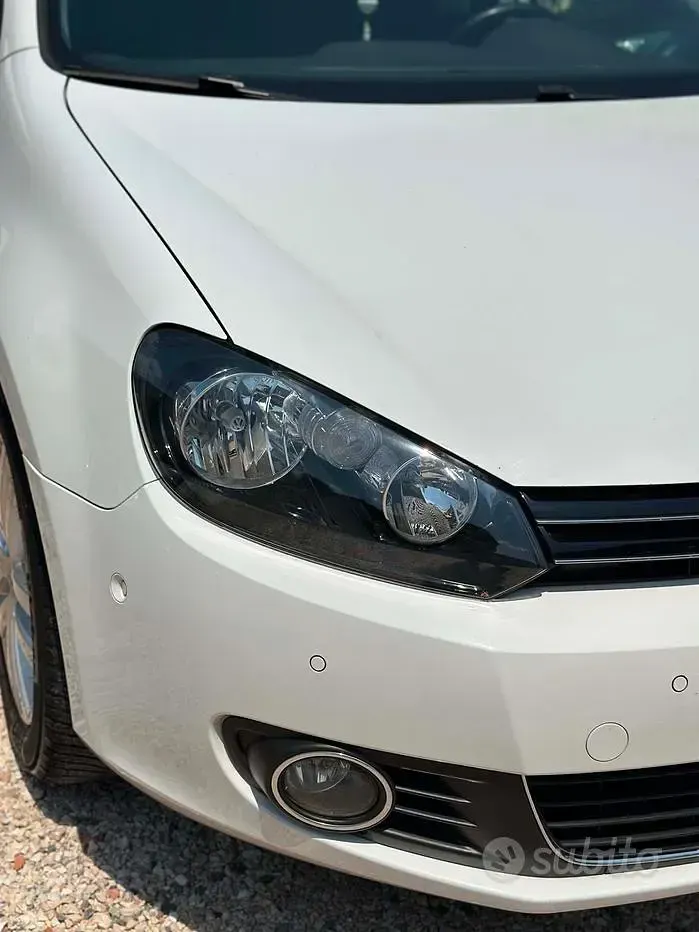 Usata VW Golf VI Highline 105 CV (77 kW) 2011 Bianco Utilitaria