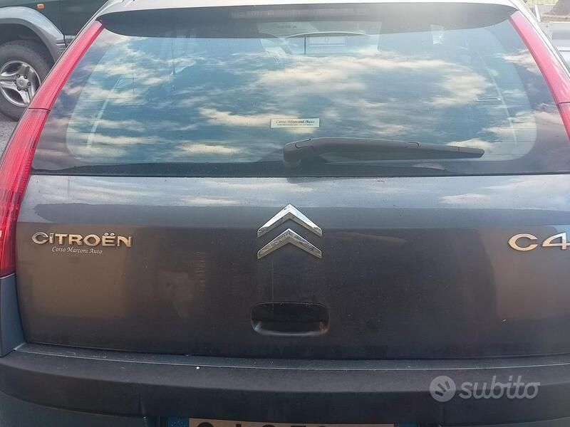 Begagnad Citroën C4 88 HK (64 kW) 2005 Grå Sedan