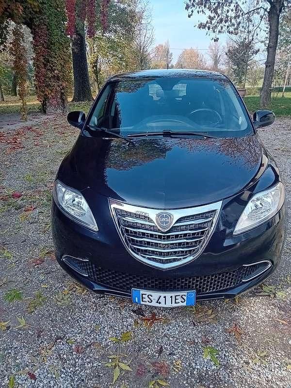 Nero Usata 2013 Lancia Ypsilon Gold Due volumi | 7000 € (Buon prezzo) - Immagine 1/4