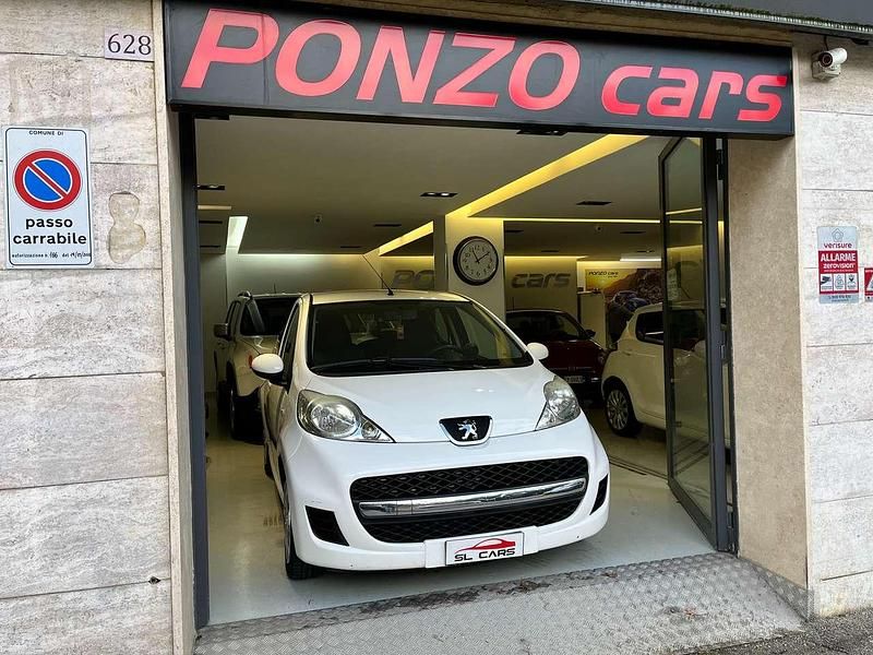 Usata Peugeot 107 Active 68 CV (50 kW) 2010 Bianco Utilitaria