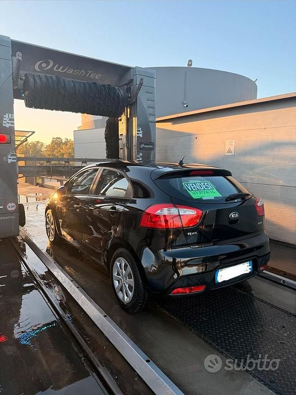Usata Kia Rio 102 CV (75 kW) 2014 Nero Berlina