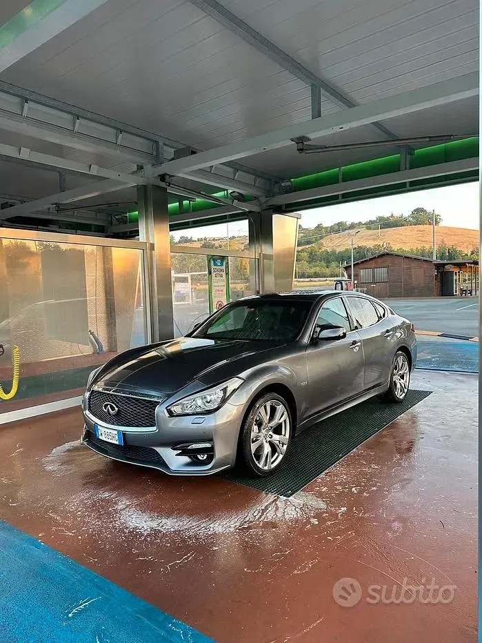 Usata Infiniti Q70 170 CV (125 kW) 2016 Grigio Berlina
