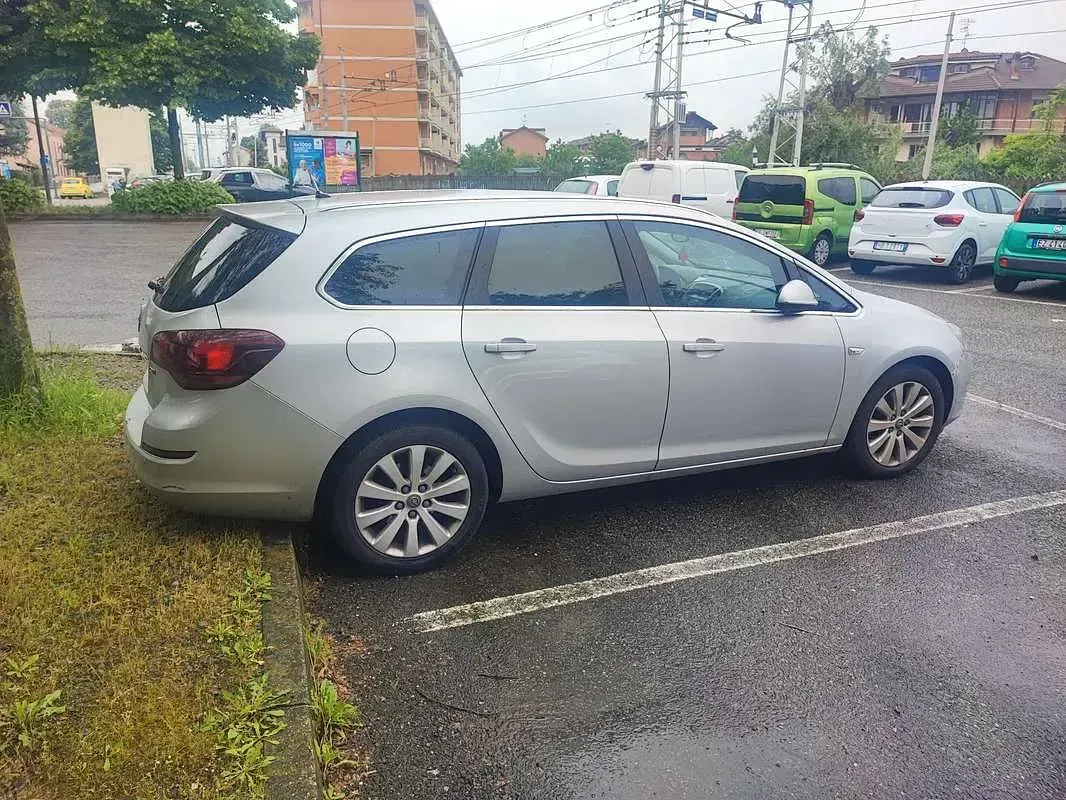 Usata Opel Astra 125 CV (91 kW) 2012 Station wagon