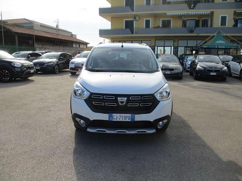 Usata Dacia Lodgy Stepway 116 CV (85 kW) 2022 Bianco Monovolume