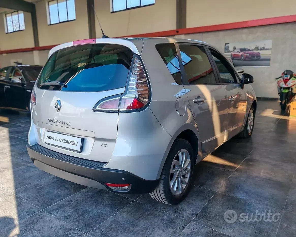 Usata Renault Scénic LIMITED 95 CV (69 kW) 2014 Grigio Monovolume