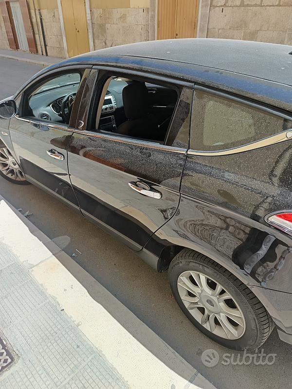 Usata Lancia Delta 105 CV (77 kW) 2009 Nero Utilitaria