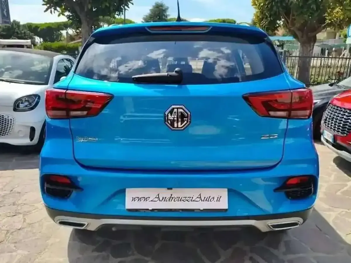 Usata MG ZS Luxury 106 CV (77 kW) 2022 Blu/azzurro SUV