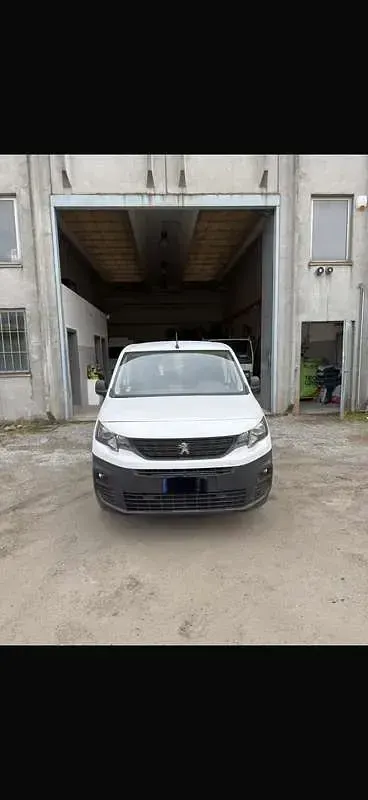 Usata Peugeot Partner 102 CV (75 kW) 2022 Monovolume