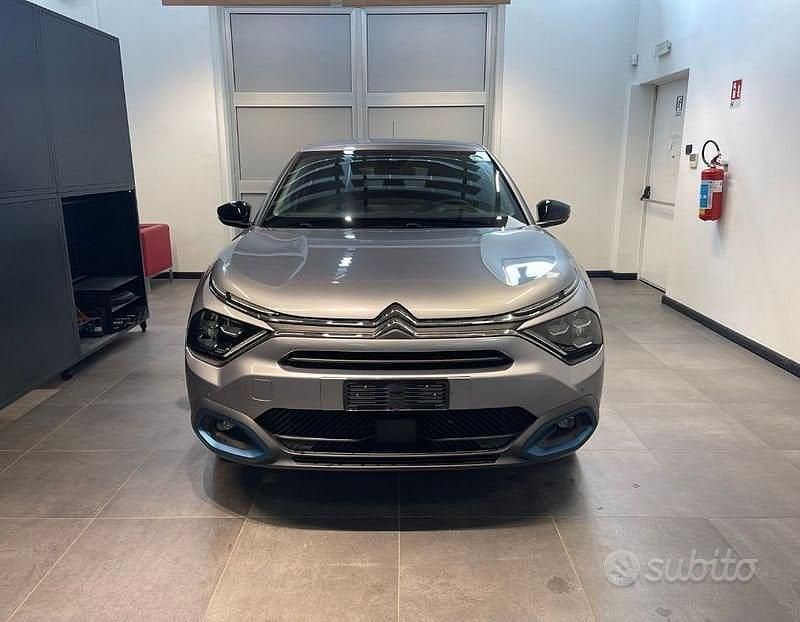 Usata Citroën e-C4 Shine 100 kW (136 CV) 2023 Grigio Berlina