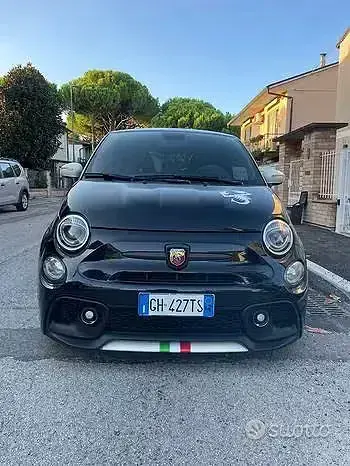Usata Abarth 695 Esseesse 180 CV (132 kW) 2022 Nero Utilitaria