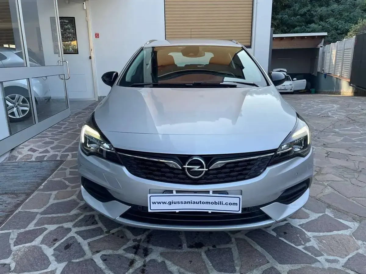 Usata Opel Astra Business Elegance 122 CV (89 kW) 2022 Argento Utilitaria