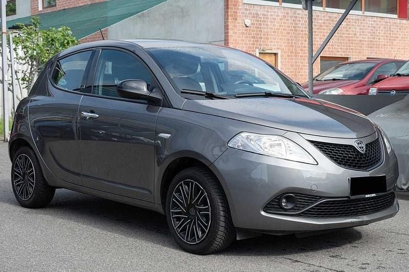 Usata Lancia Ypsilon S 69 CV (50 kW) 2021 Grigio Utilitaria