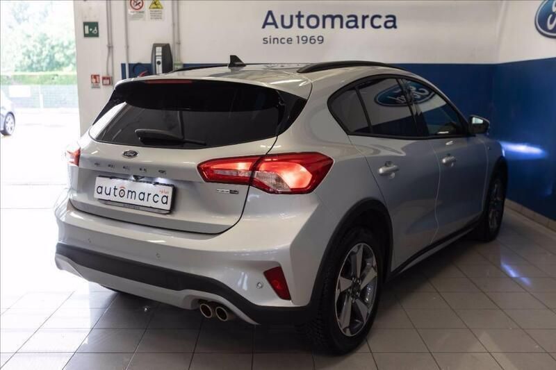 Usata Ford Focus Active 125 CV (91 kW) 2022 Argento metallizzato SUV