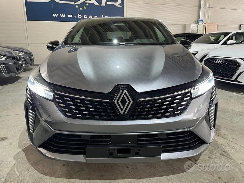 Usata Renault Clio V Play 90 CV (66 kW) 2025 Grigio Berlina