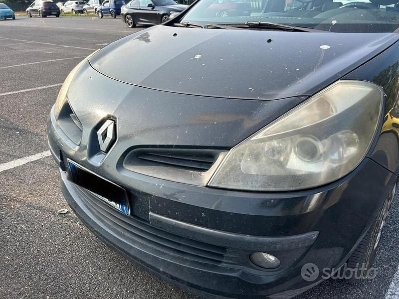 Usata Renault Clio II Dynamique 68 CV (50 kW) 2005 Nero Utilitaria