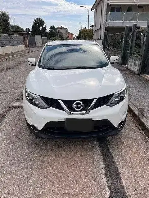 Usata Nissan Qashqai 110 CV (80 kW) 2015 Bianco SUV