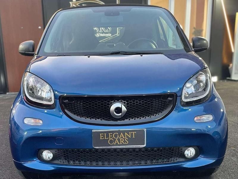 Blu/azzurro Usata 2019 Smart ForTwo Coupé Superpassion Utilitaria | 14.500 € (Buon prezzo) - Immagine 1/4