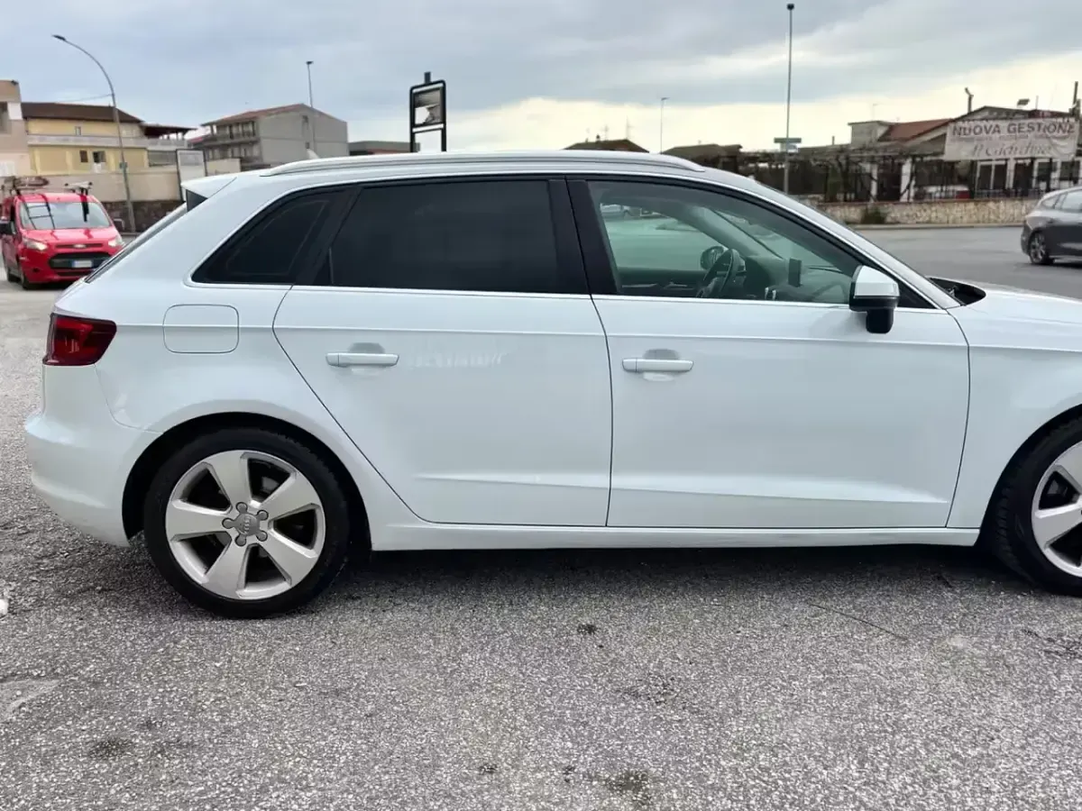 Begagnad Audi A3 Sport 150 HK (110 kW) 2017 Vit Sedan