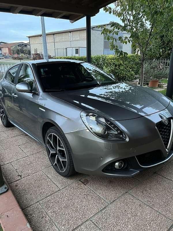 Usata 2020 Alfa Romeo Giulietta Super Tre volumi | 14.000 € (Buon prezzo) - Immagine 1/4