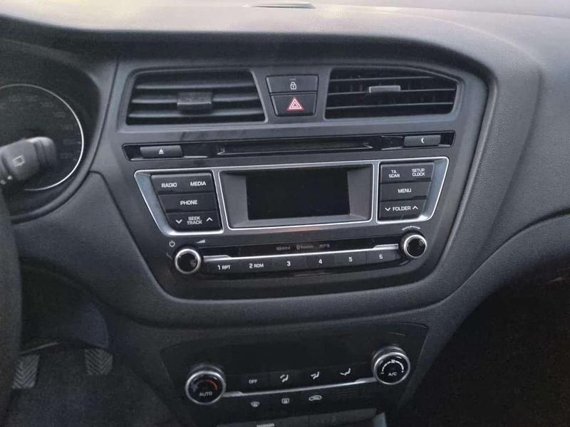 Usata Hyundai i20 Style 75 CV (55 kW) 2016 Bianco Berlina