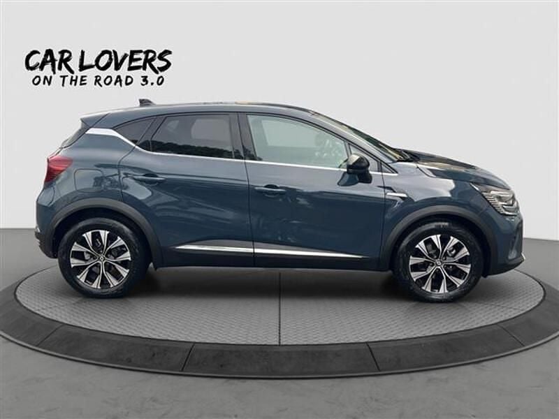 Usata Renault Captur Techno 145 CV (106 kW) 2023 Blu scuro SUV