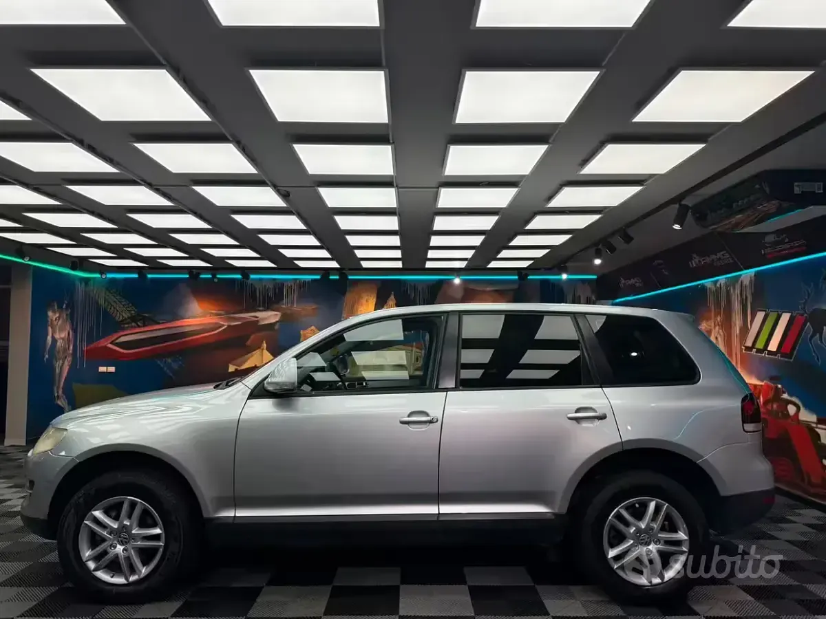 Usata VW Touareg Exclusive 174 CV (127 kW) 2008 Grigio SUV