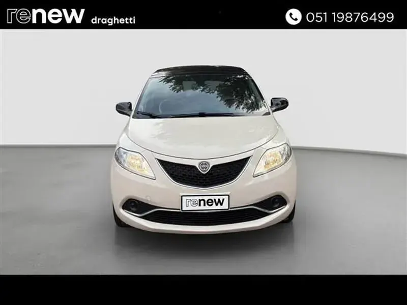 Usata Lancia Ypsilon Gold 69 CV (50 kW) 2015 Utilitaria