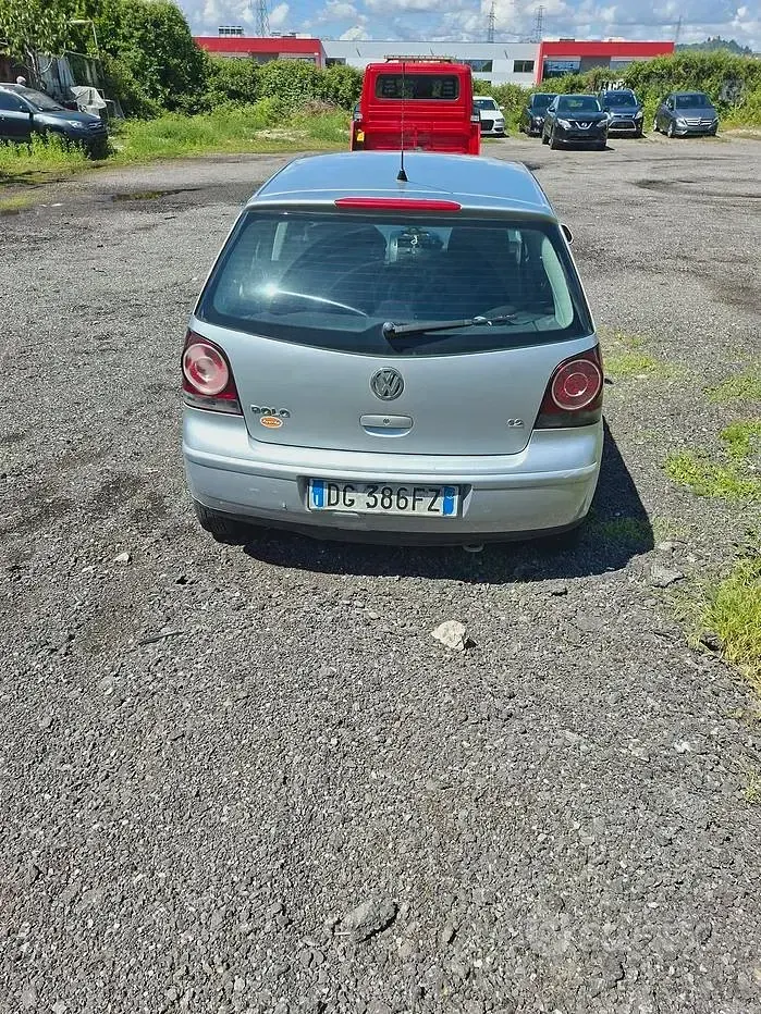 Usata VW Polo 64 CV (47 kW) 2007 Grigio Utilitaria