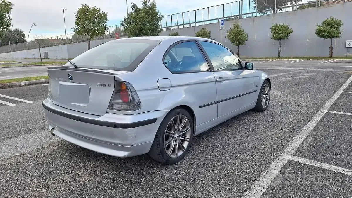 Usata BMW 316 Compact Sport Line 116 CV (85 kW) 2001 Grigio Utilitaria