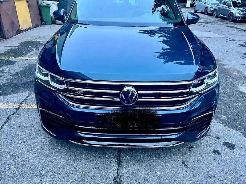 Usata VW Tiguan R-line 150 CV (110 kW) 2023 Blu/azzurro SUV