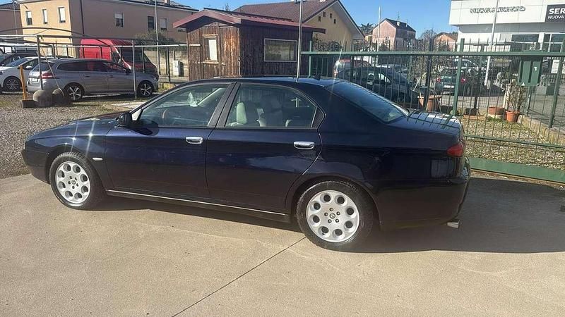 Usata Alfa Romeo 166 Distinctive 150 CV (110 kW) 2001 Blu/azzurro Berlina