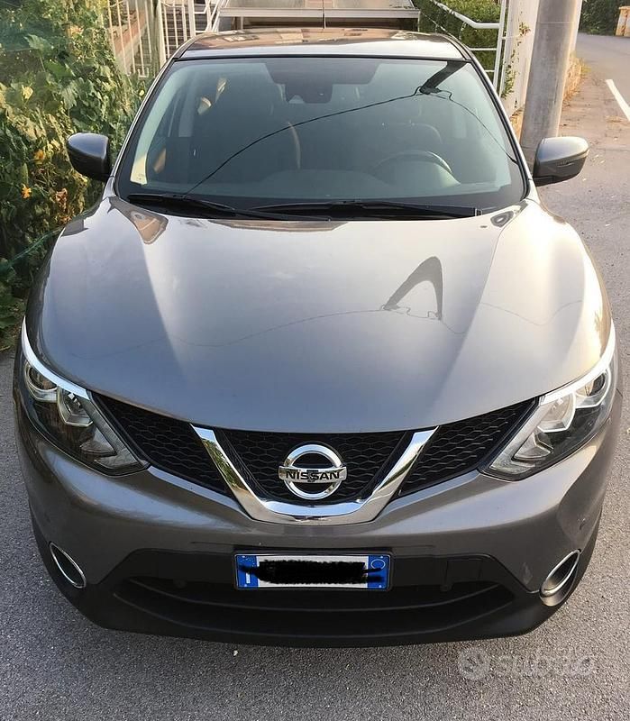 Usata Nissan Qashqai Acenta 110 CV (80 kW) 2015 Grigio SUV