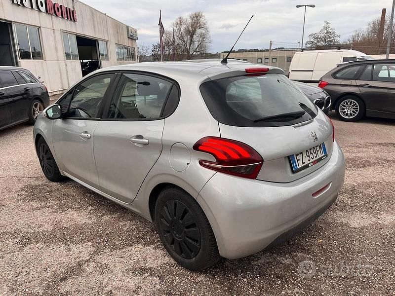 Usata Peugeot 208 Active 68 CV (50 kW) 2018 Other Utilitaria