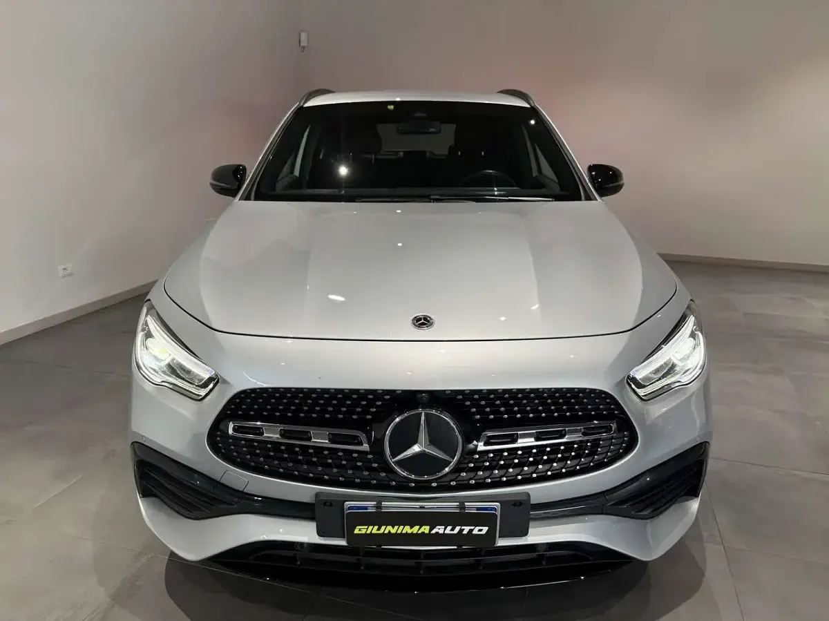 Usata Mercedes GLA180 Premium 136 CV (100 kW) 2021 Argento SUV