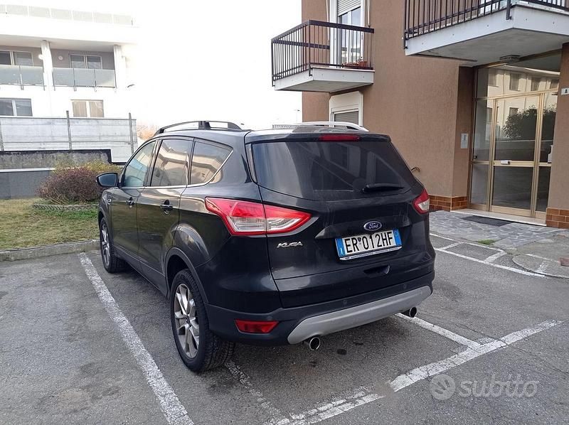Usata Ford Kuga 163 CV (119 kW) 2013 Nero SUV