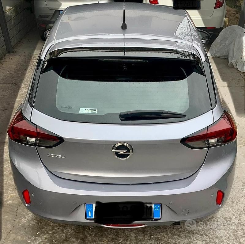 Usata Opel Corsa Elegance 101 CV (74 kW) 2021 Grigio Utilitaria