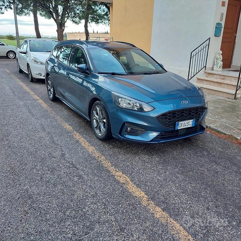 Usata Ford Focus ST-Line 120 CV (88 kW) 2019 Blu Station wagon