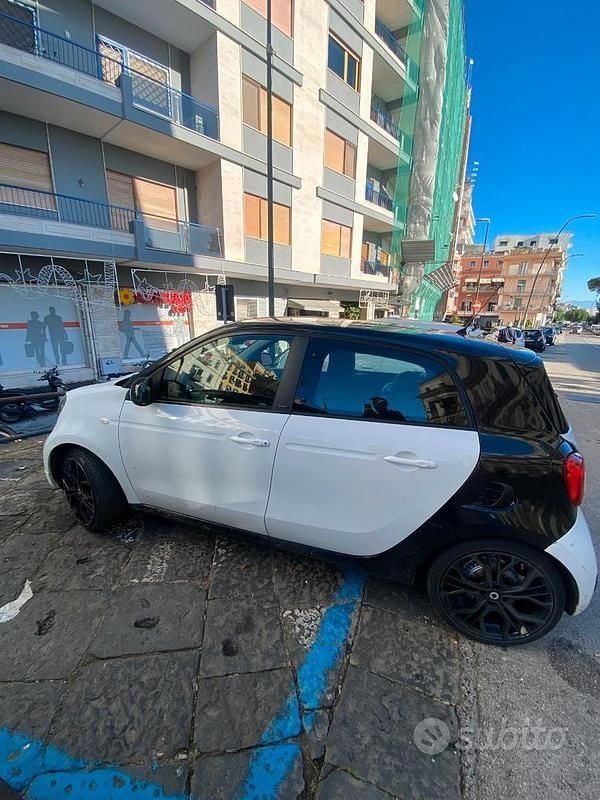 Usata Smart ForFour Brabus 90 CV (66 kW) 2019 Bianco Utilitaria