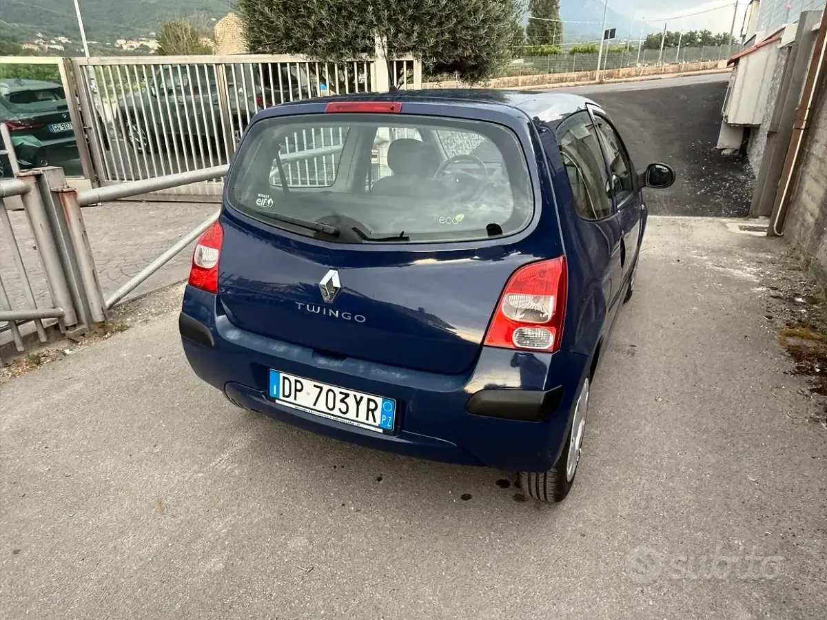Usata Renault Twingo Dynamique 58 CV (42 kW) 2009 Bluazzurro Utilitaria