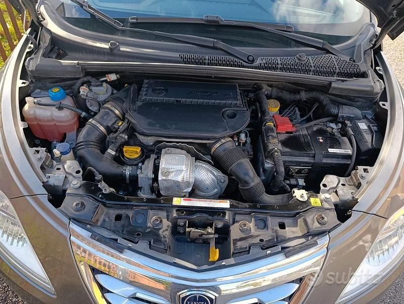 Usata Lancia Ypsilon 95 CV (69 kW) 2013 Grigio Utilitaria