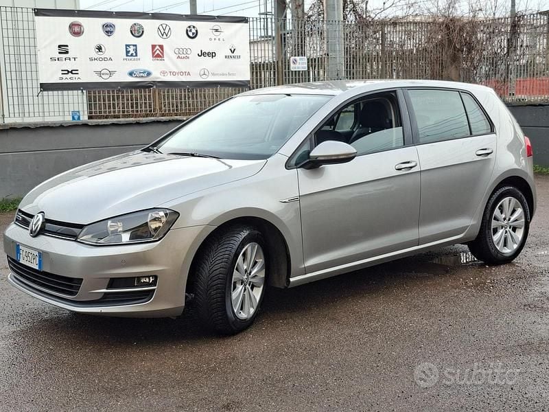 Usata VW Golf Trendline 110 CV (80 kW) 2017 Grigio Berlina