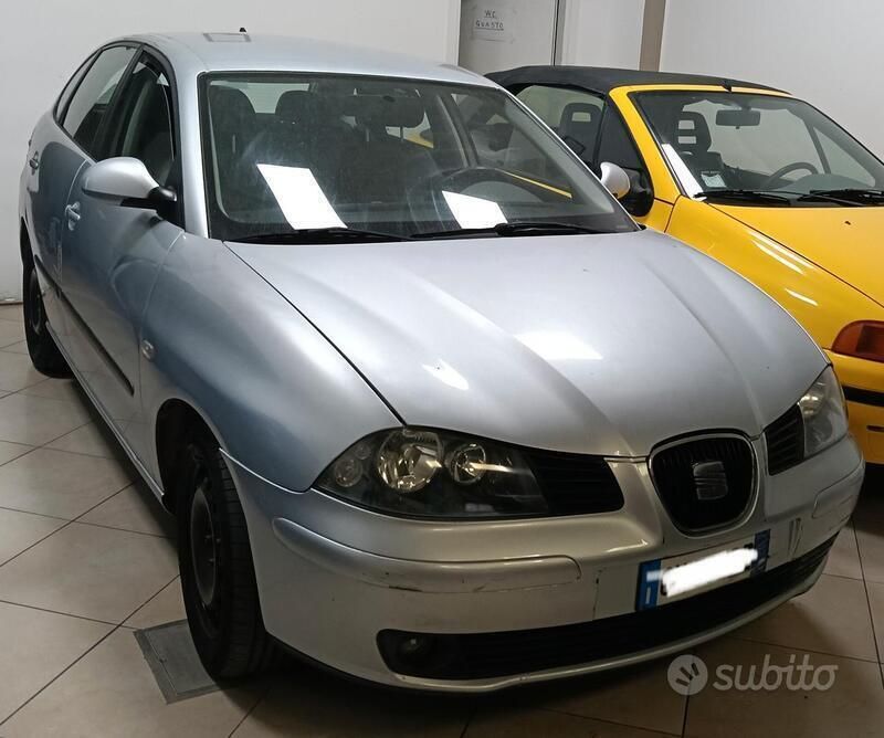 Usata Seat Ibiza Reference 80 CV (58 kW) 2005 Argento Berlina