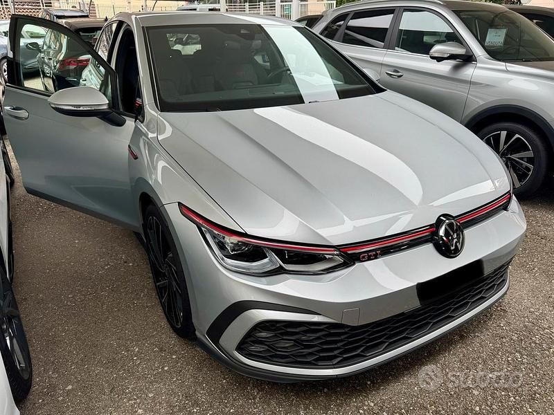 Usata VW Golf VIII GTI 245 CV (180 kW) 2023 Argento Berlina