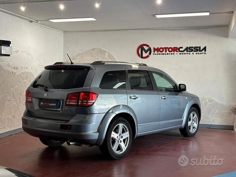 Usata Dodge Journey 140 CV (102 kW) 2008 Grigio SUV
